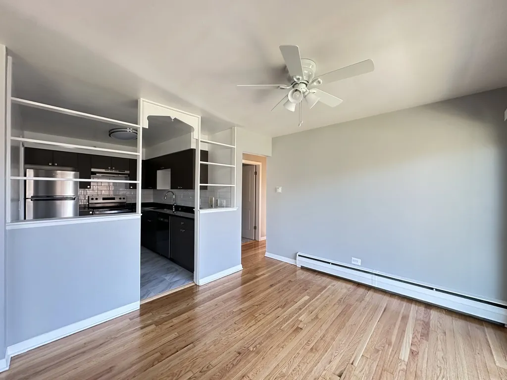 1026 S River Rd, Des Plaines,  60016, USA 60016-unit#2B-Chicago-IL