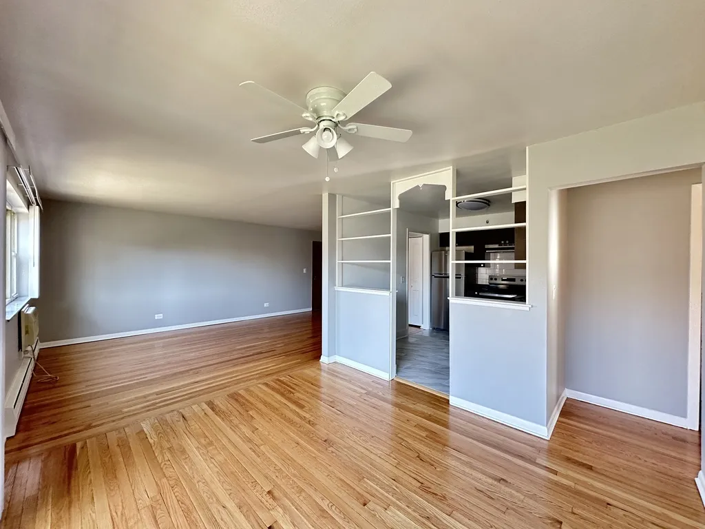 1026 S River Rd, Des Plaines,  60016, USA 60016-unit#2B-Chicago-IL