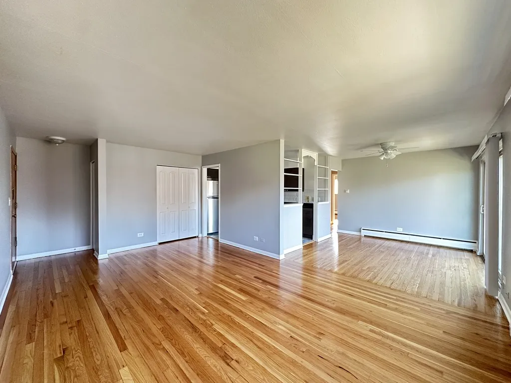 1026 S River Rd, Des Plaines,  60016, USA 60016-unit#2B-Chicago-IL