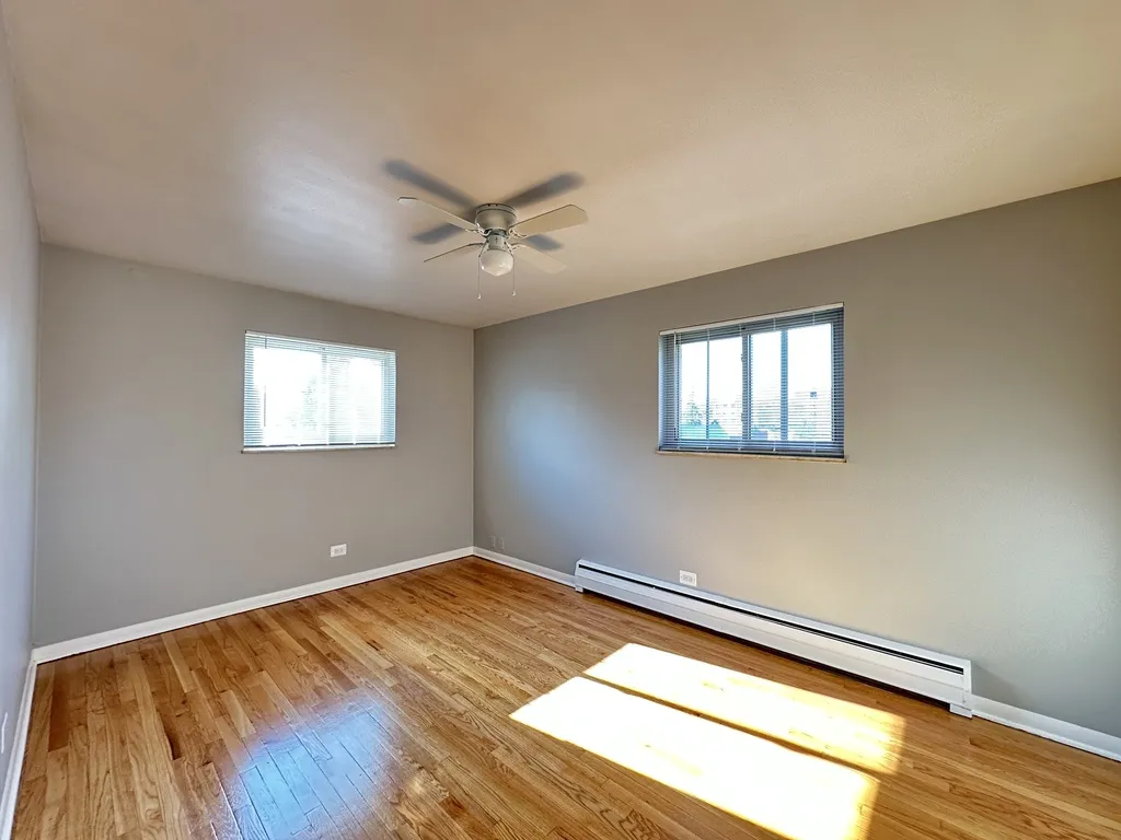 1026 S River Rd, Des Plaines,  60016, USA 60016-unit#2B-Chicago-IL