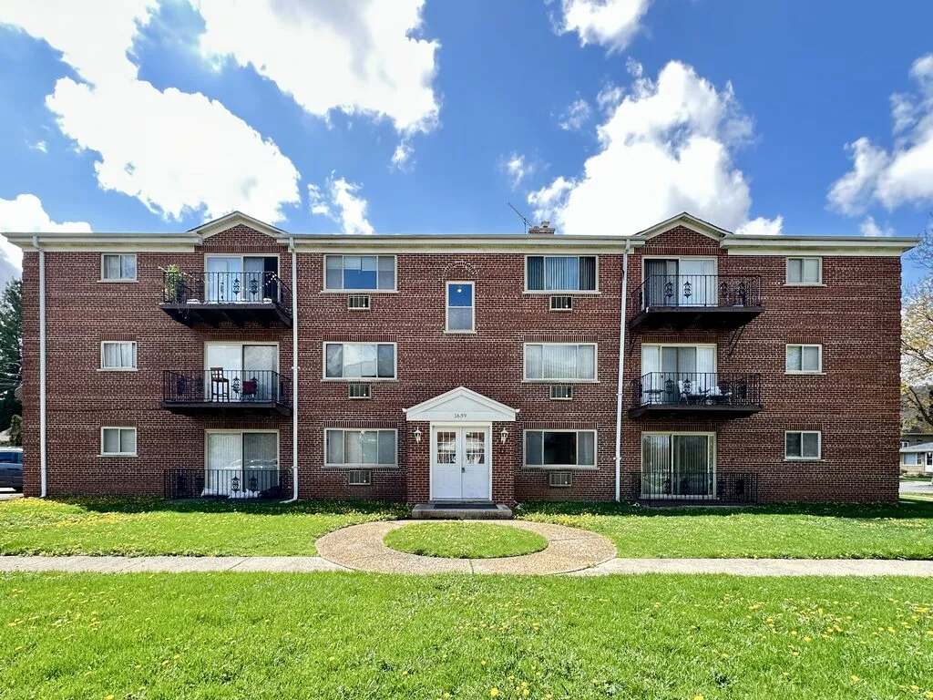 1639 Oakwood Ave, Des Plaines, 60016, USA 60016-unit#304-Chicago-IL