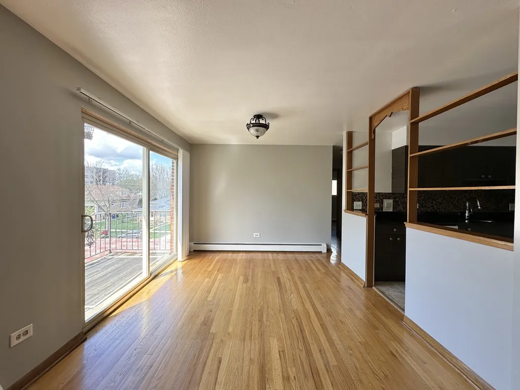 1639 Oakwood Ave, Des Plaines, 60016, USA 60016-unit#304-Chicago-IL