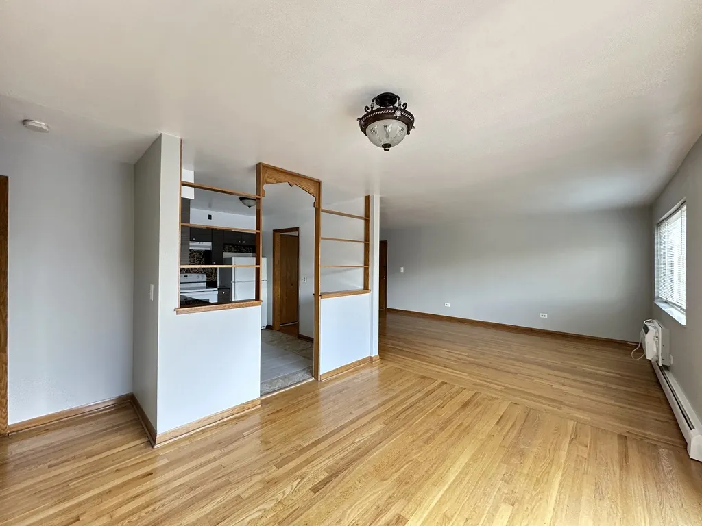 1639 Oakwood Ave, Des Plaines, 60016, USA 60016-unit#304-Chicago-IL