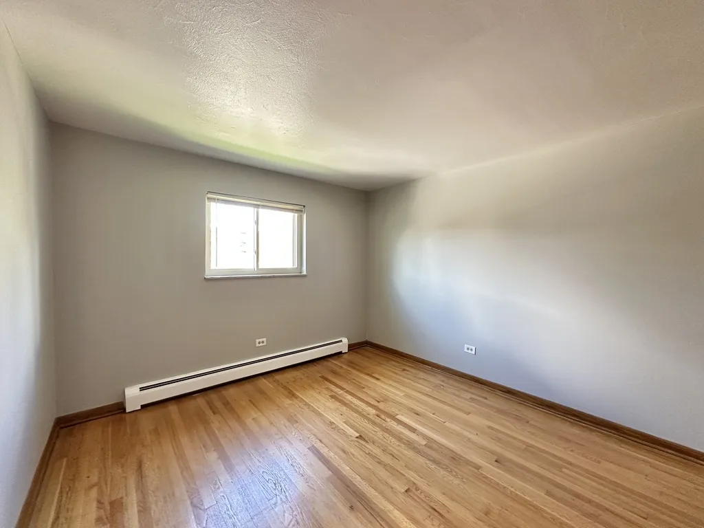 1639 Oakwood Ave, Des Plaines, 60016, USA 60016-unit#304-Chicago-IL