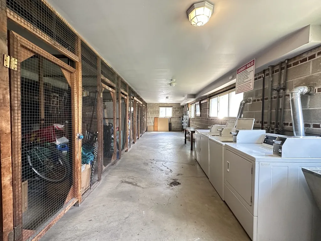 1639 Oakwood Ave, Des Plaines, 60016, USA 60016-unit#304-Chicago-IL