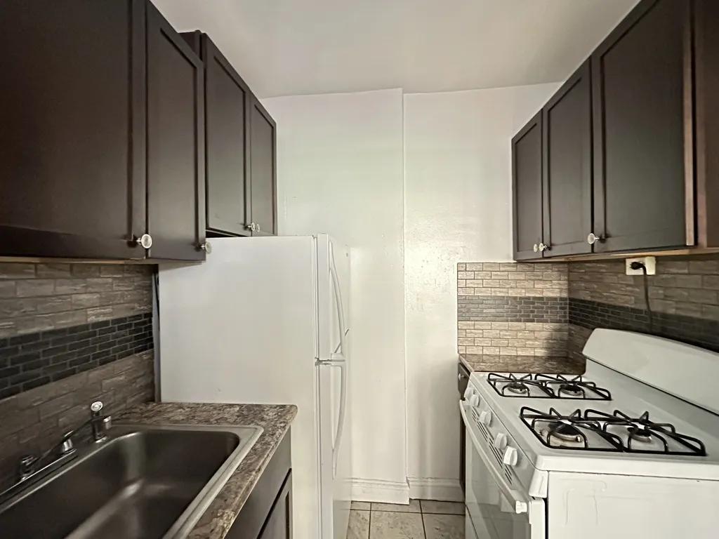 1363 W Estes Ave, ,  60626, USA 60626-unit#1H-Chicago-IL