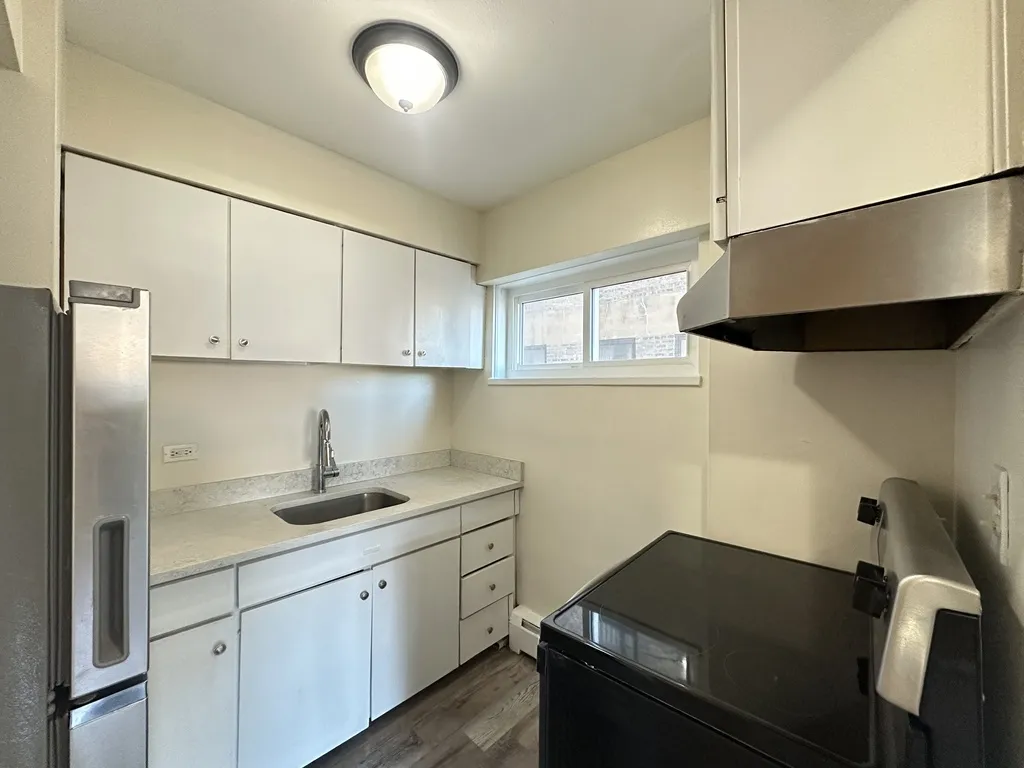 1400 Ave, Evanston, 60201, USA 60201-unit#208-Chicago-IL