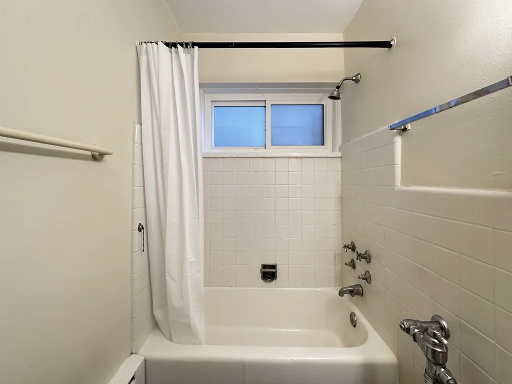 1400 Ave, Evanston, 60201, USA 60201-unit#208-Chicago-IL