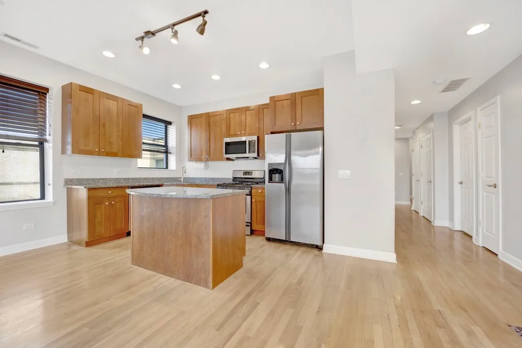 4817 N Kimball Ave, , 60625, USA 60625-unit#3-Chicago-IL