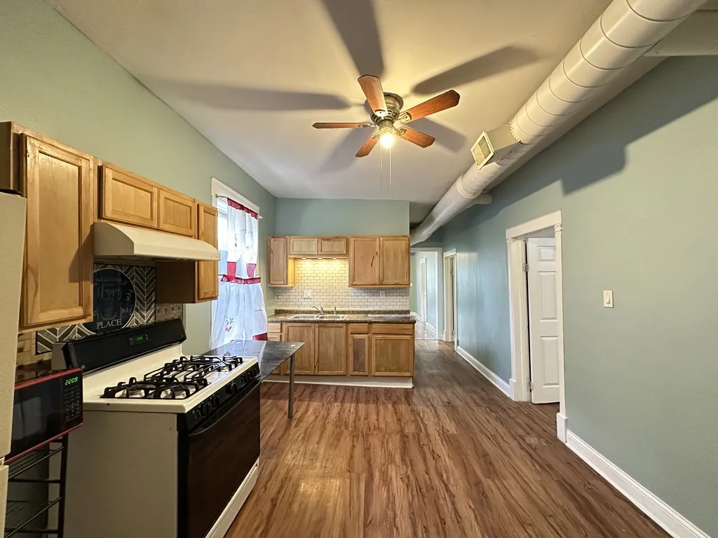 3336 W  Ave, ,  60651, USA 60651-unit#1F-Chicago-IL