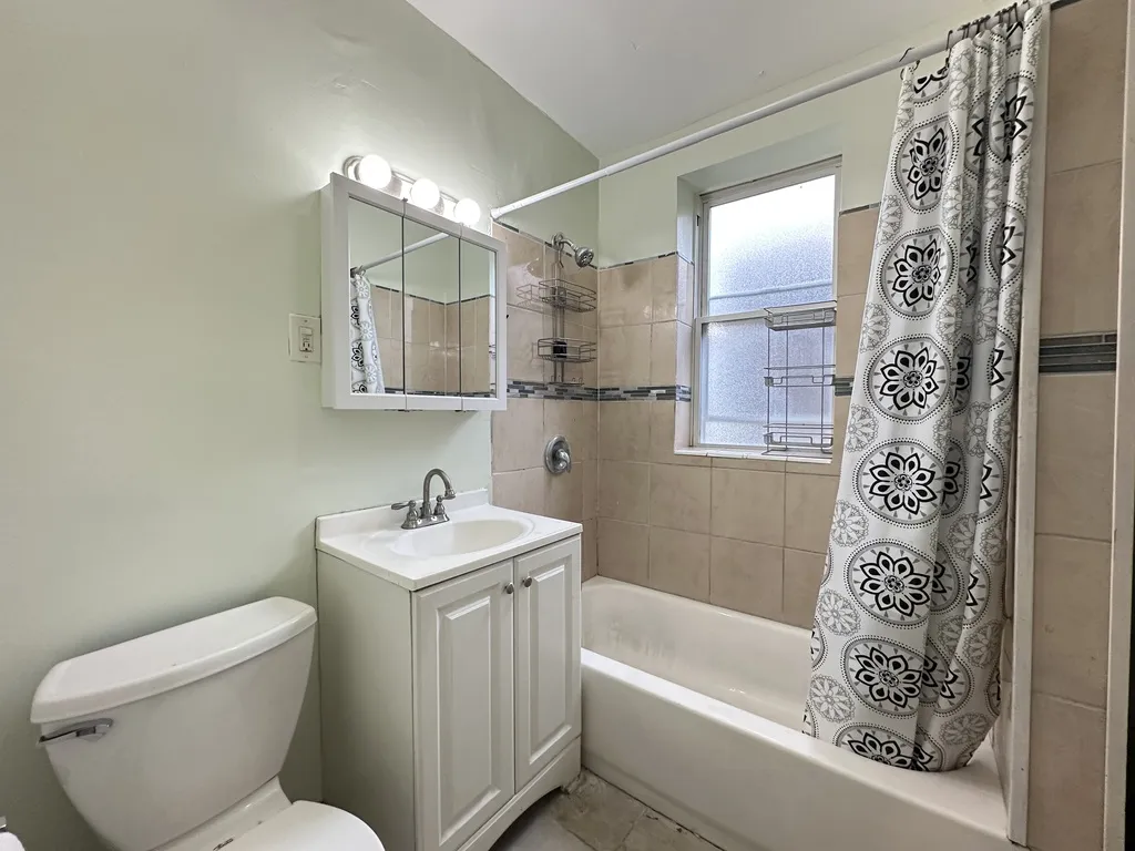 3336 W  Ave, ,  60651, USA 60651-unit#1F-Chicago-IL