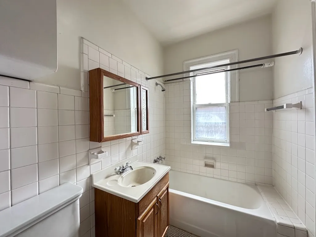943 Judson Ave, Evanston,  60202, USA 60202-unit#2-Chicago-IL