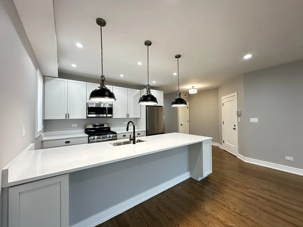 2639 W Carmen Ave, , 60625, USA 60625-unit#3-Chicago-IL