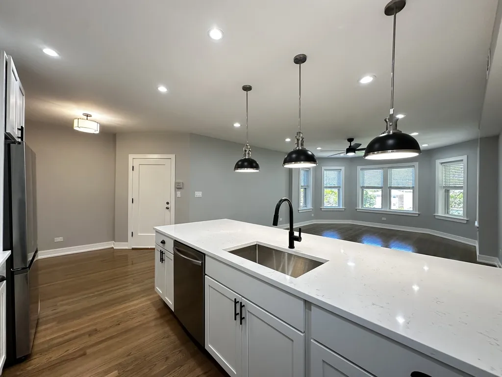 2639 W Carmen Ave, , 60625, USA 60625-unit#3-Chicago-IL