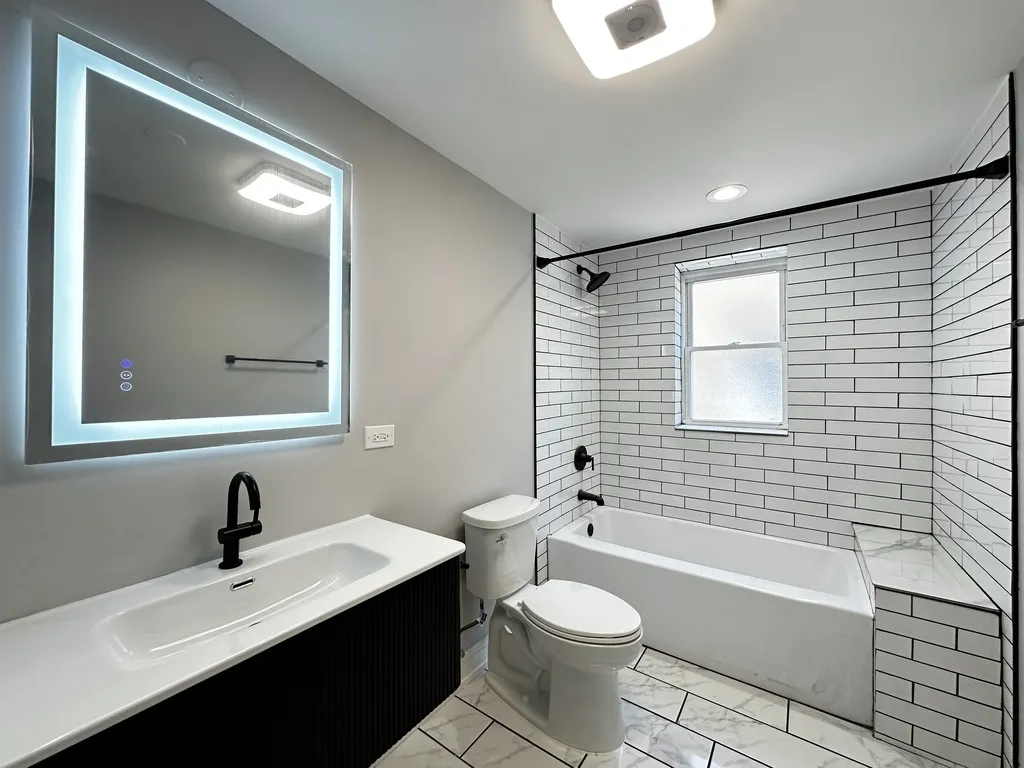 2639 W Carmen Ave, , 60625, USA 60625-unit#3-Chicago-IL