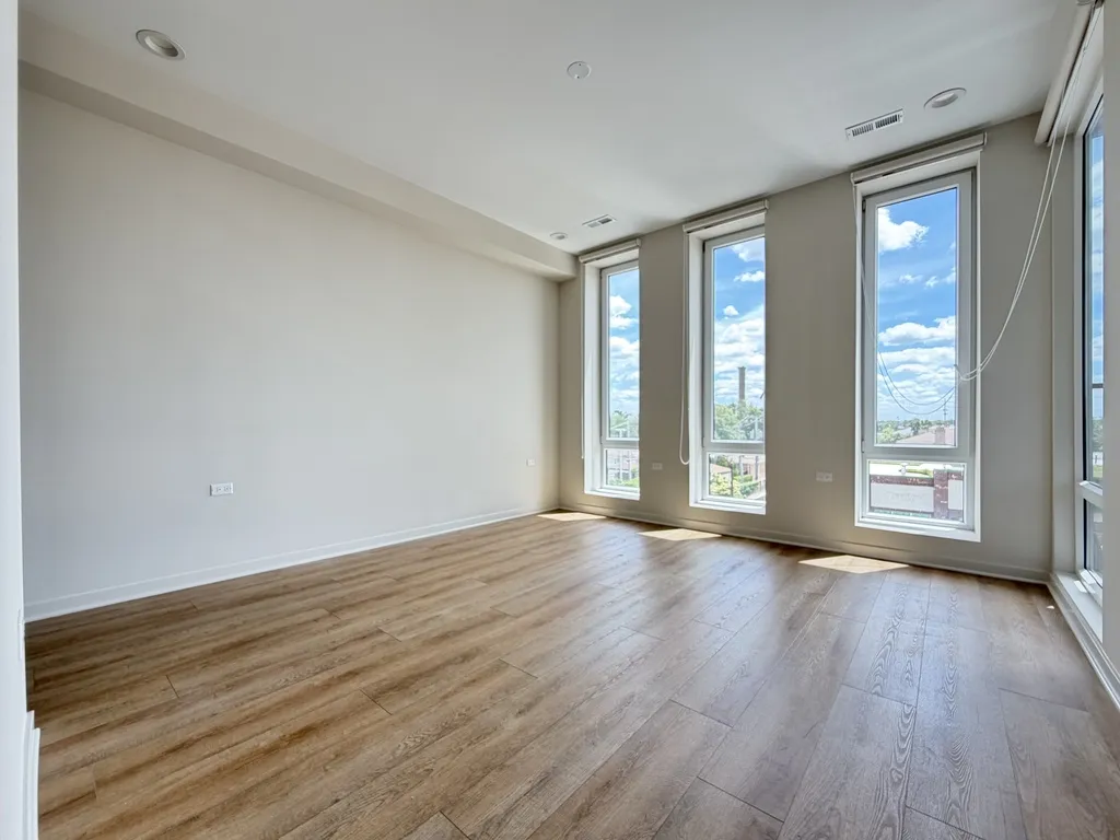 3207 N Narragansett Ave, , 60634, USA 60634-unit#307-Chicago-IL
