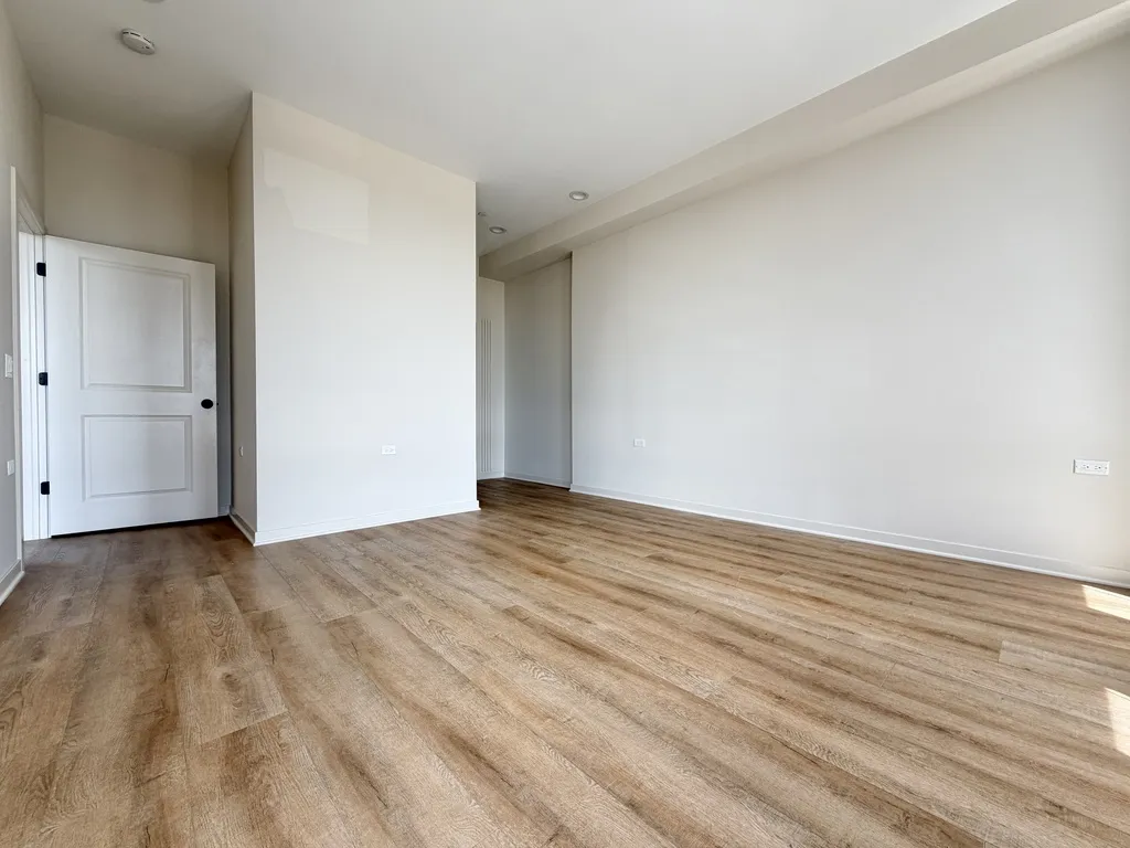3207 N Narragansett Ave, , 60634, USA 60634-unit#307-Chicago-IL
