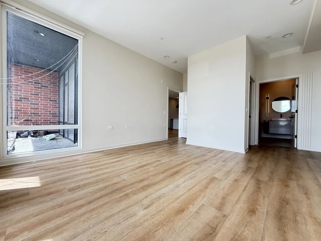 3207 N Narragansett Ave, , 60634, USA 60634-unit#307-Chicago-IL
