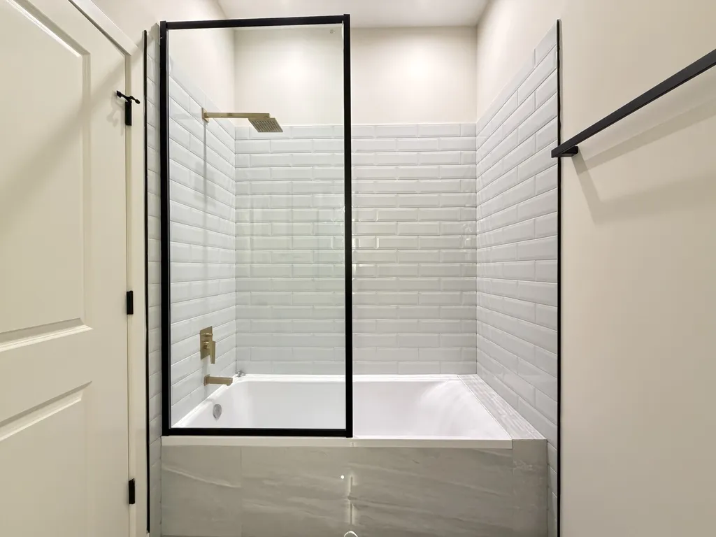 3207 N Narragansett Ave, , 60634, USA 60634-unit#307-Chicago-IL