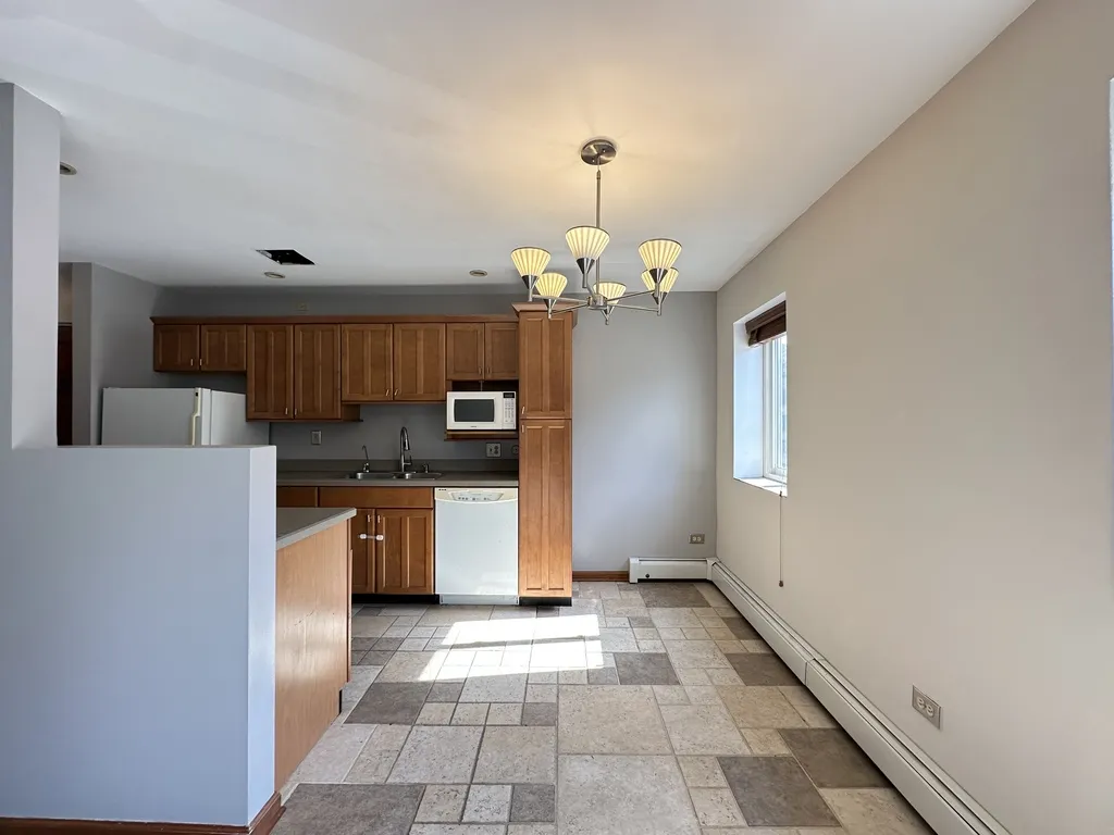 663 W Grace St, ,  60613, USA 60613-unit#207-Chicago-IL
