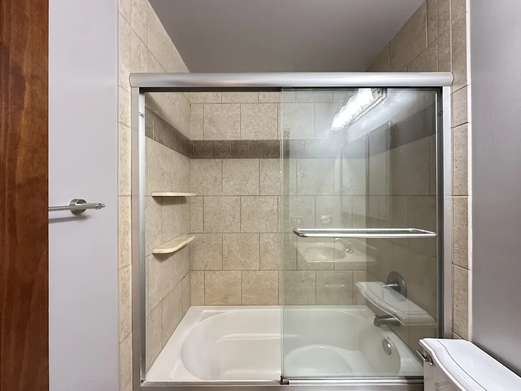 663 W Grace St, ,  60613, USA 60613-unit#207-Chicago-IL