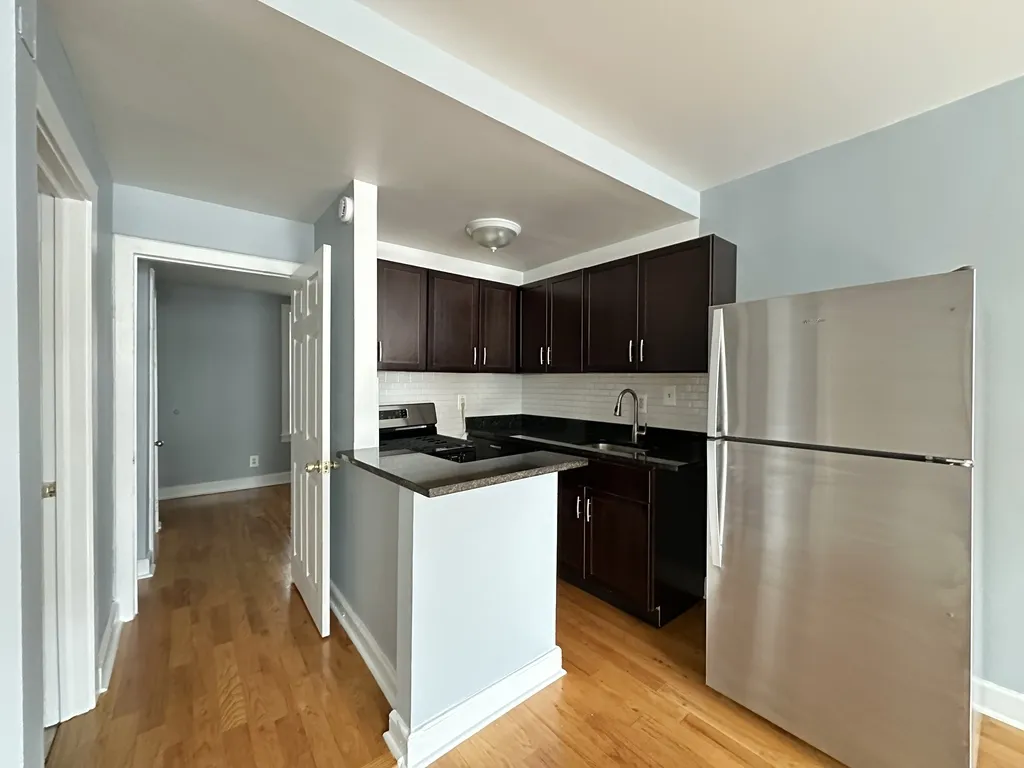 5670 N Ridge Ave, ,  60660, USA 60660-unit#1S-Chicago-IL