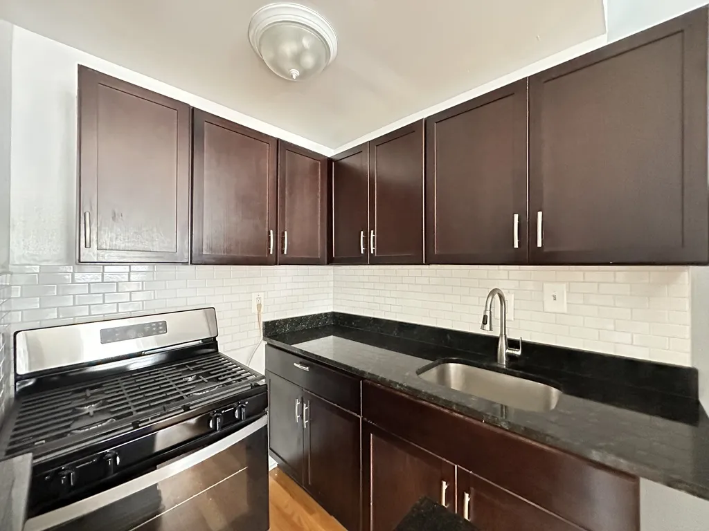 5670 N Ridge Ave, ,  60660, USA 60660-unit#1S-Chicago-IL
