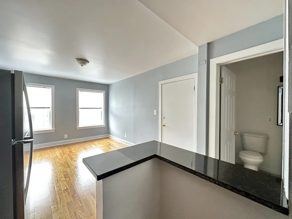 5670 N Ridge Ave, ,  60660, USA 60660-unit#1S-Chicago-IL