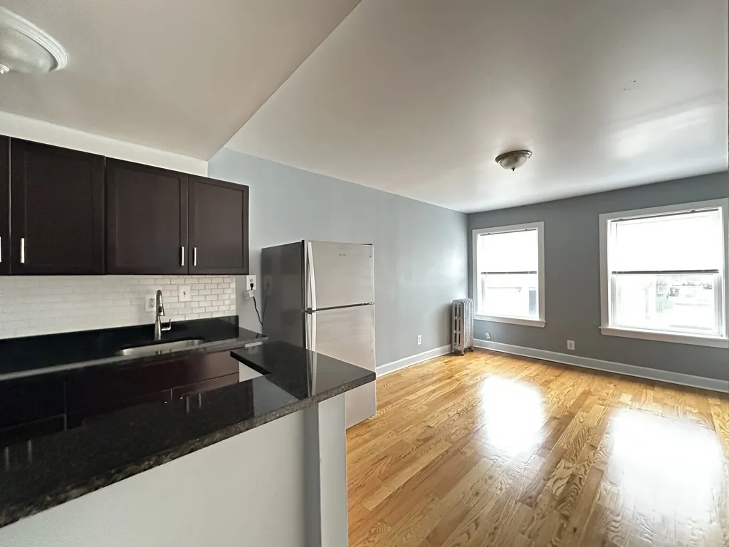5670 N Ridge Ave, ,  60660, USA 60660-unit#1S-Chicago-IL