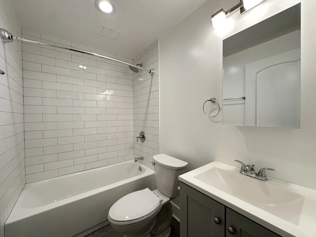 5008 N Springfield Ave, ,  60625, USA 60625-unit#G-Chicago-IL