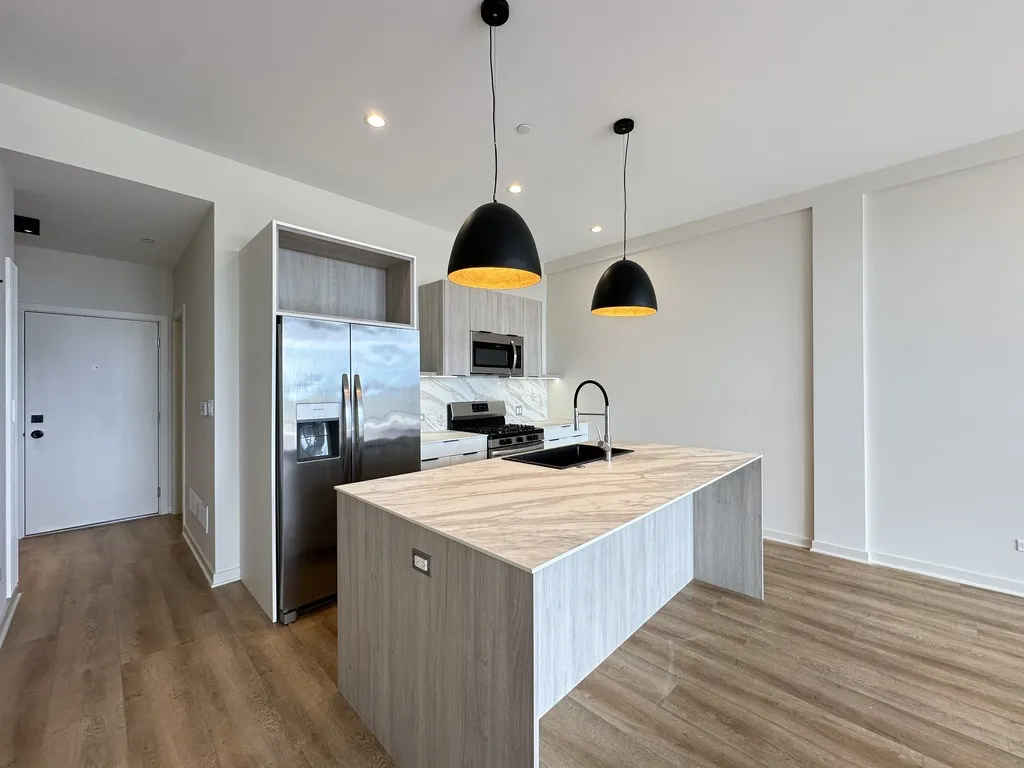 3207 N Narragansett Ave, ,  60634, USA 60634-unit#406-Chicago-IL