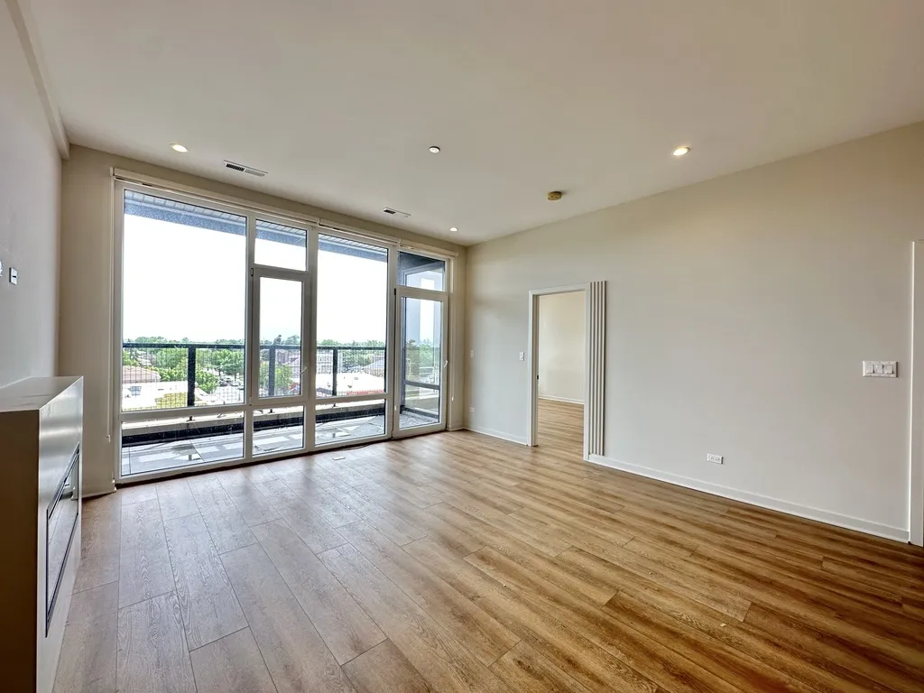 3207 N Narragansett Ave, ,  60634, USA 60634-unit#406-Chicago-IL