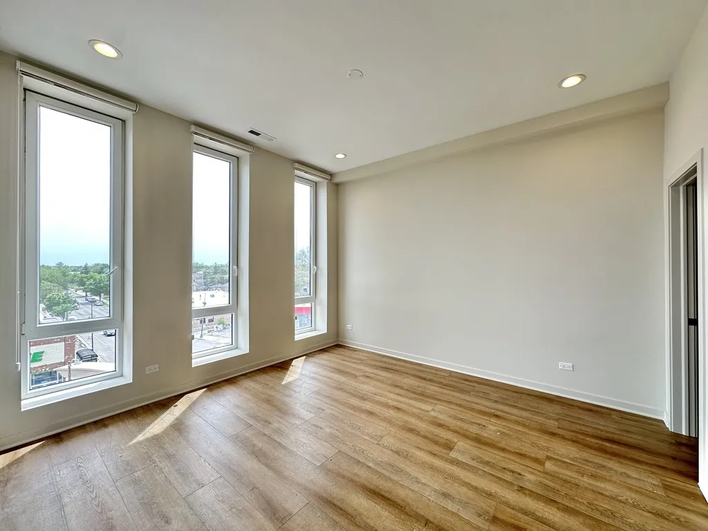 3207 N Narragansett Ave, ,  60634, USA 60634-unit#406-Chicago-IL