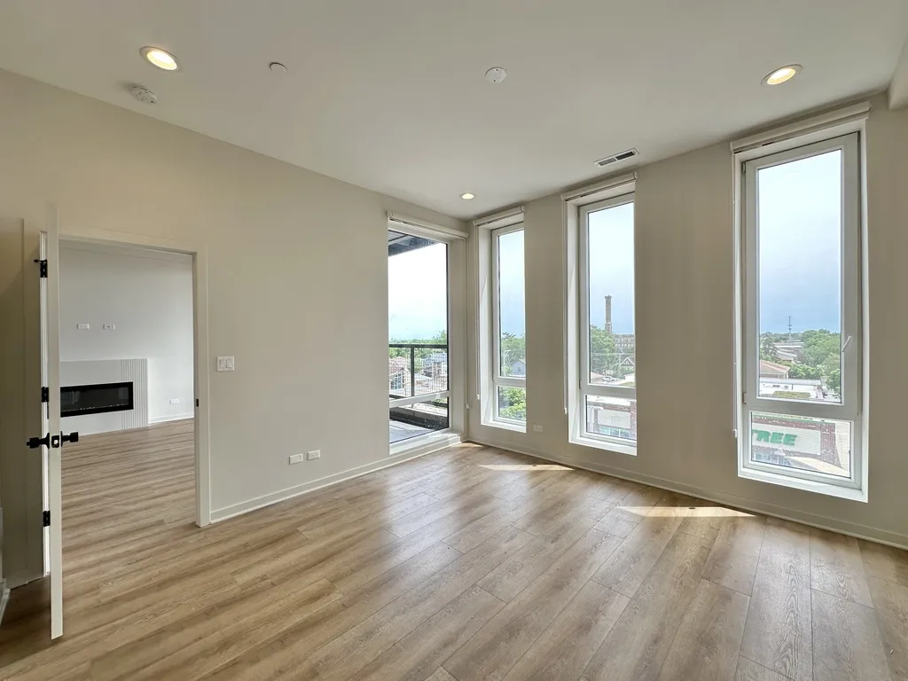 3207 N Narragansett Ave, ,  60634, USA 60634-unit#406-Chicago-IL