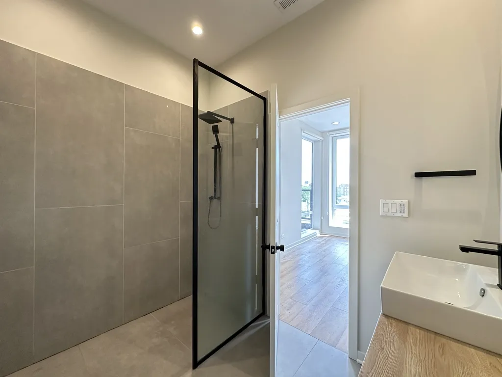 3207 N Narragansett Ave, ,  60634, USA 60634-unit#406-Chicago-IL