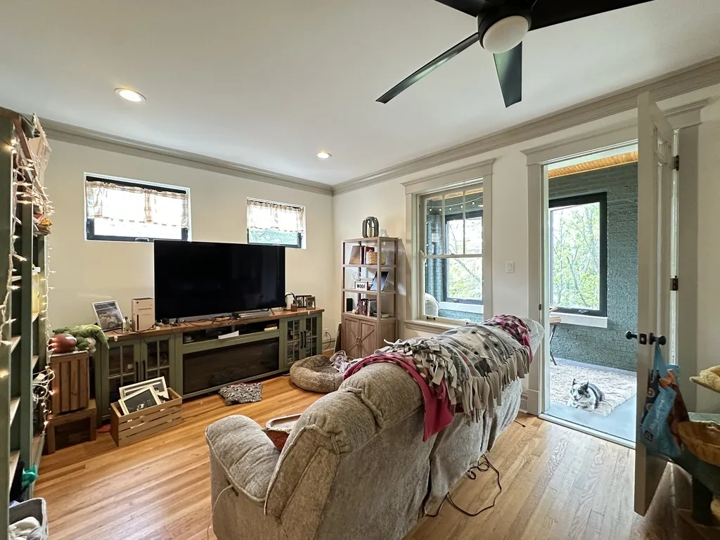1933 N Fairfield Ave, ,  60647, USA 60647-unit#2F-Chicago-IL