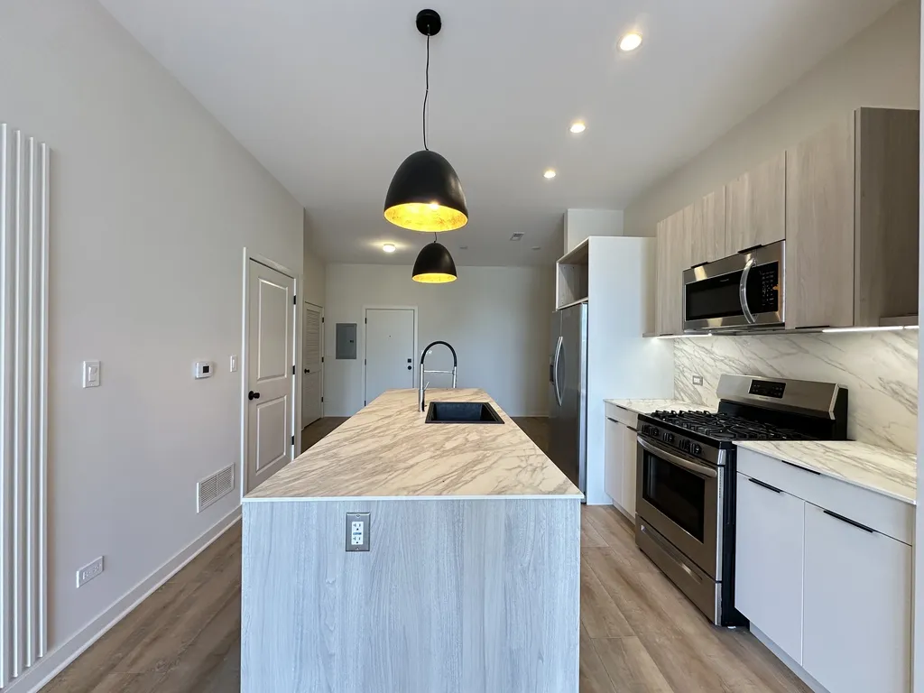 6340 W Belmont Ave, ,  60634, USA 60634-unit#202-Chicago-IL