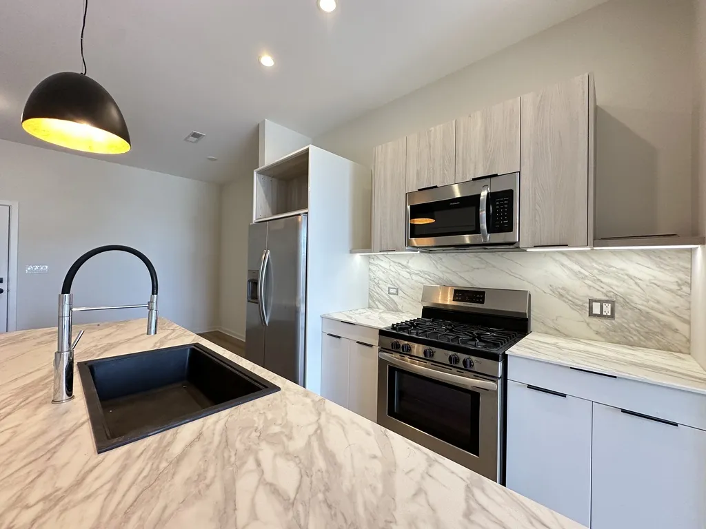 6340 W Belmont Ave, ,  60634, USA 60634-unit#202-Chicago-IL