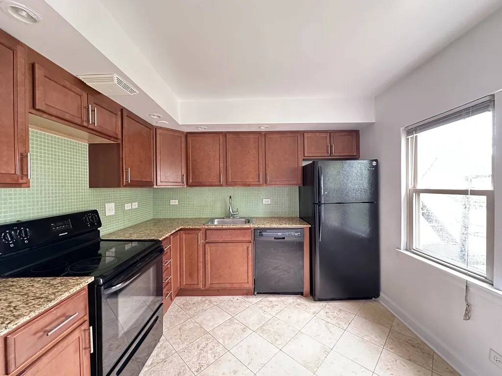 7632 N Milwaukee Ave, Niles, 60714, USA 60714-unit#2B-Chicago-IL