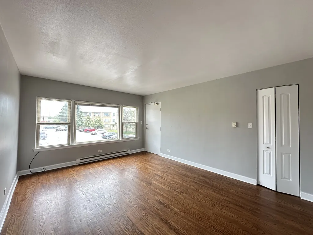 7632 N Milwaukee Ave, Niles, 60714, USA 60714-unit#2B-Chicago-IL