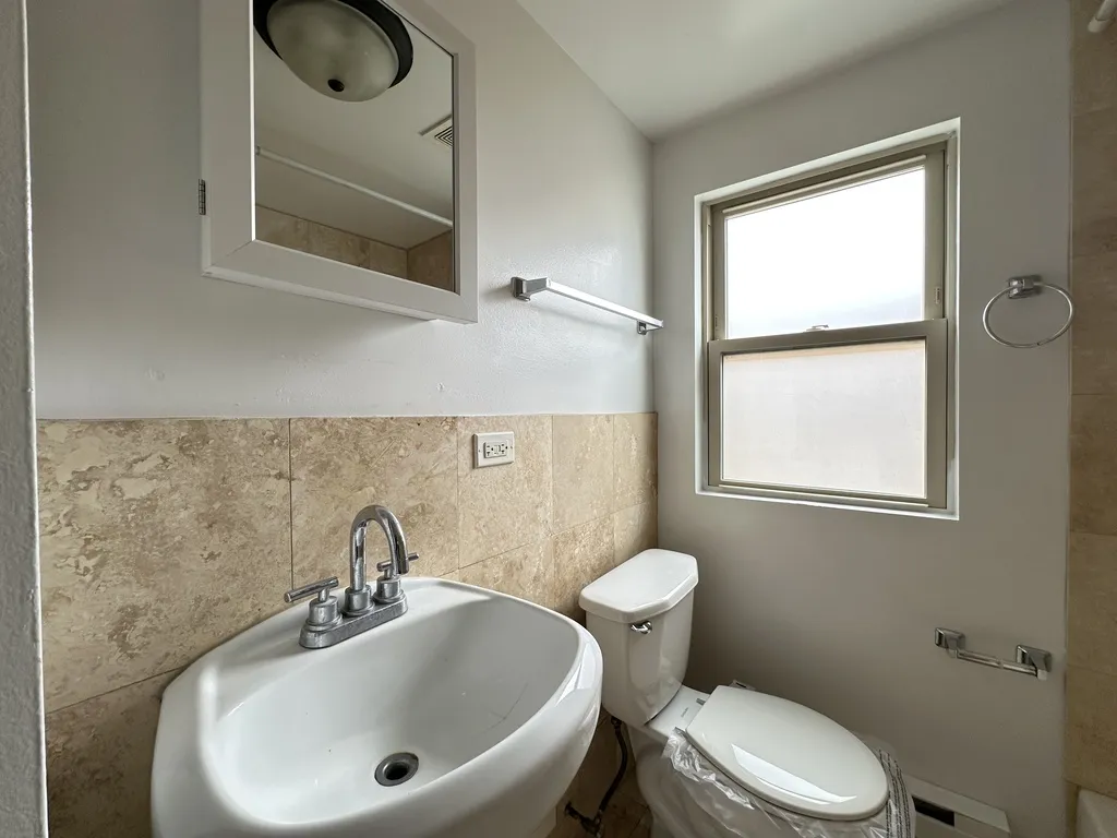 7632 N Milwaukee Ave, Niles, 60714, USA 60714-unit#2B-Chicago-IL