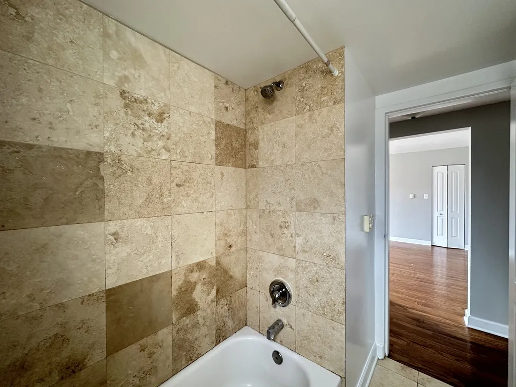 7632 N Milwaukee Ave, Niles, 60714, USA 60714-unit#2B-Chicago-IL