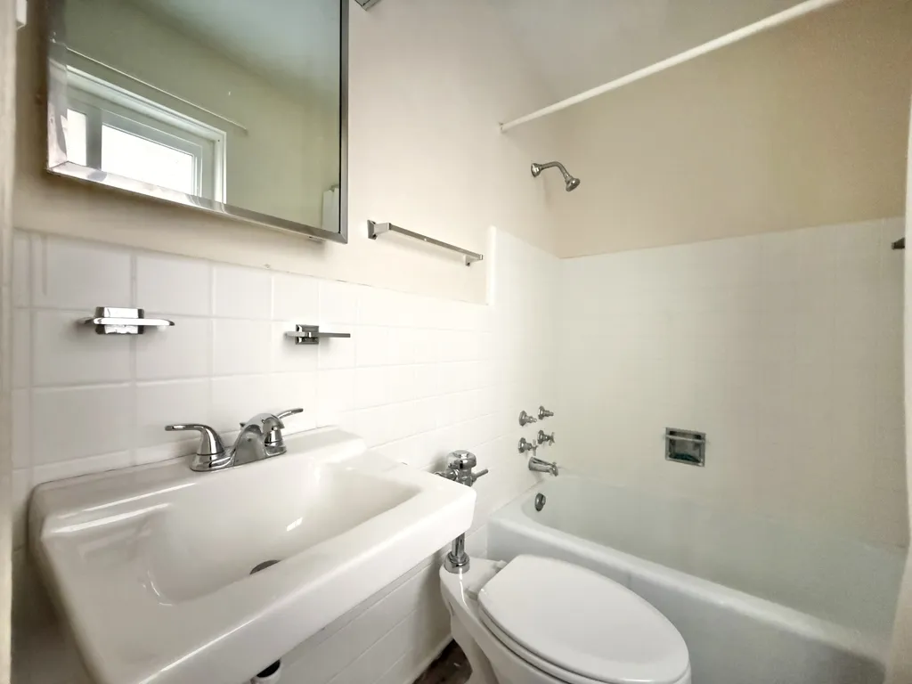 1400 Ave, Evanston, 60201, USA 60201-unit#105-Chicago-IL