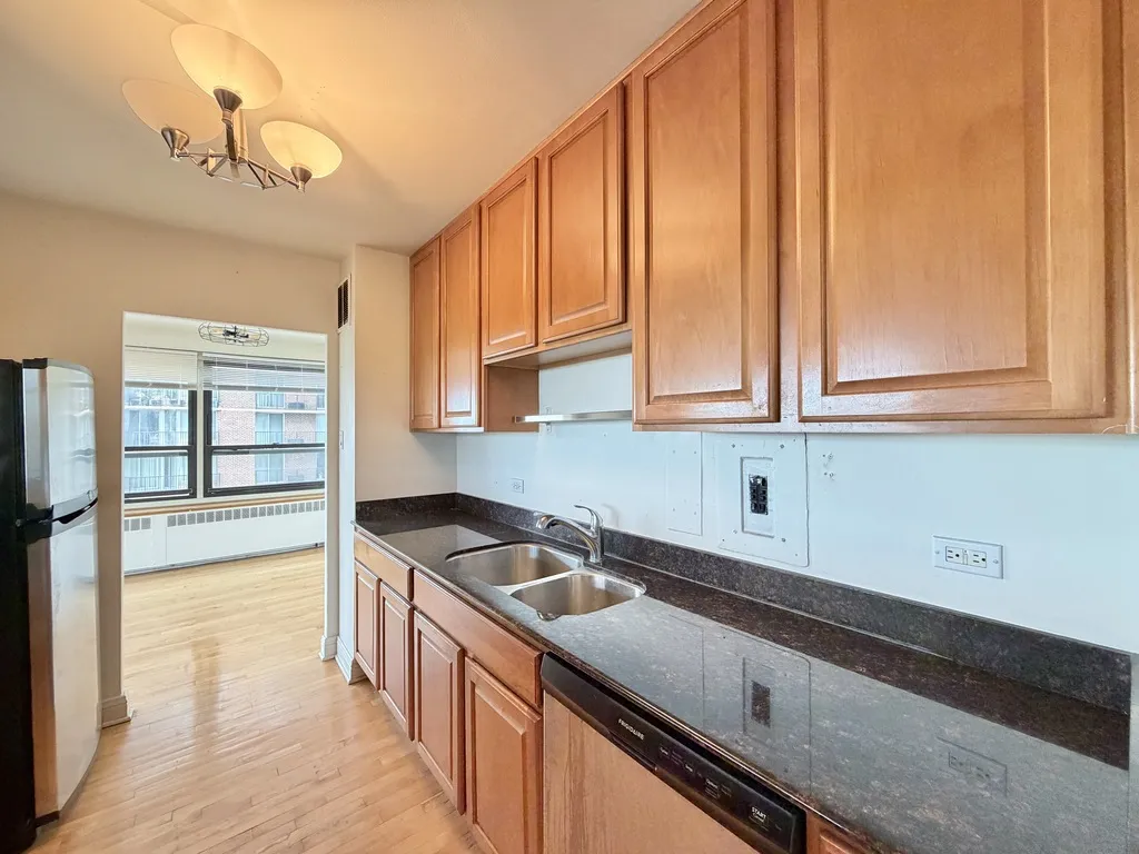 4180 N Marine Dr, , 60613, USA 60613-unit#705-Chicago-IL