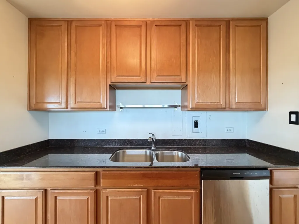 4180 N Marine Dr, , 60613, USA 60613-unit#705-Chicago-IL