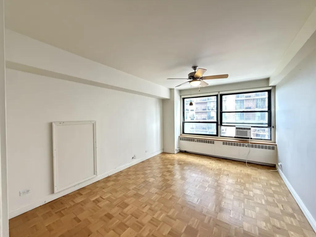4180 N Marine Dr, , 60613, USA 60613-unit#705-Chicago-IL