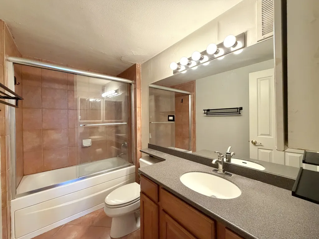 4180 N Marine Dr, , 60613, USA 60613-unit#705-Chicago-IL