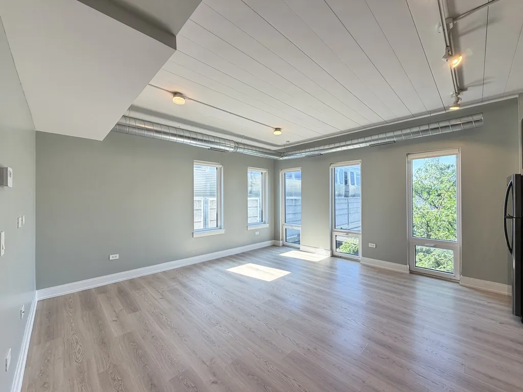 941 W Belmont Ave, ,  60657, USA 60657-unit#207-Chicago-IL
