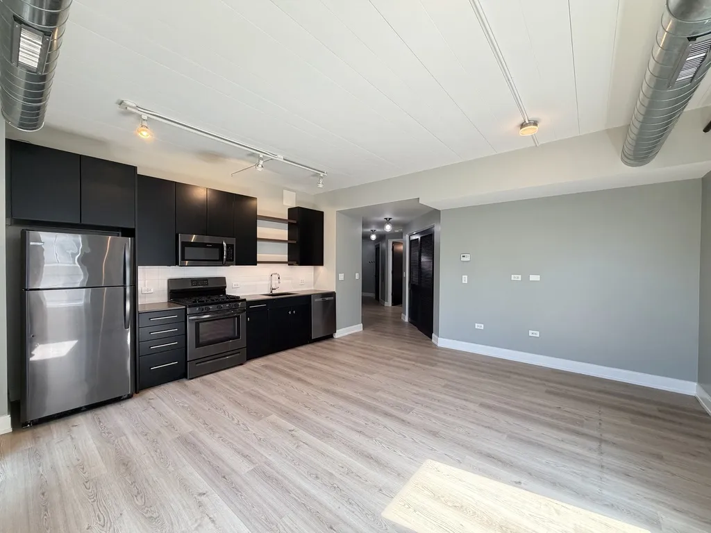 941 W Belmont Ave, ,  60657, USA 60657-unit#207-Chicago-IL