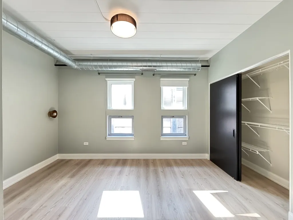 941 W Belmont Ave, ,  60657, USA 60657-unit#207-Chicago-IL